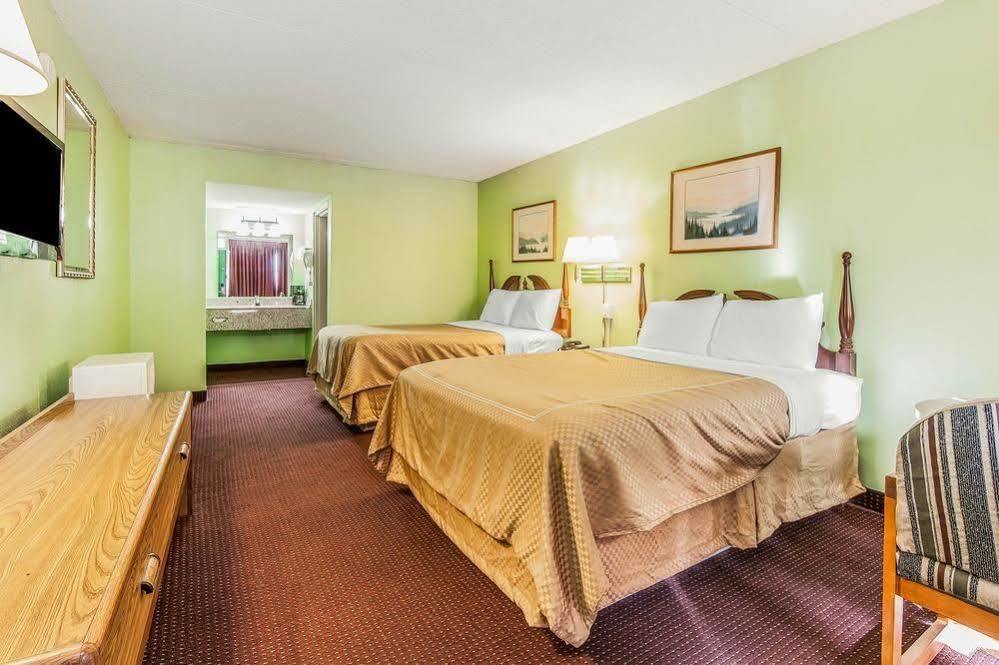 Rodeway Inn Renfro Valley Mount Vernon Exterior photo